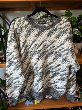 Vintage JT Beckett Black & White Marled Knit Sweater | Large